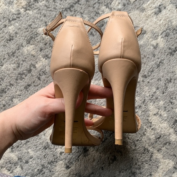 Nude Express Heels - Picture 4 of 8